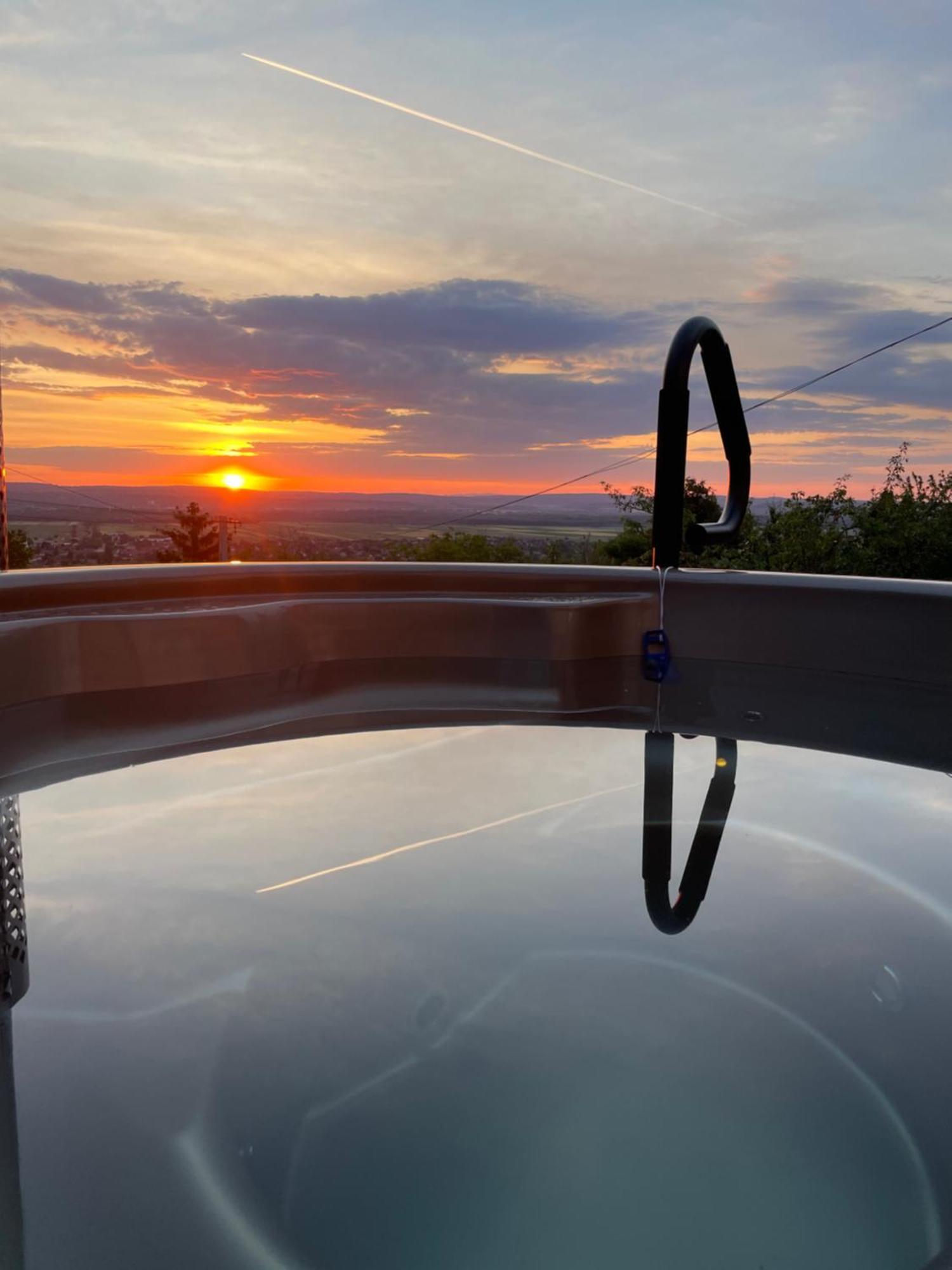 Panorama Nyaralo Villa Tahitófalu Bagian luar foto